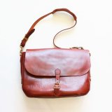  Aging sample   vasco  LEATHER POSTMAN SHOULDER BAG  CAMEL 