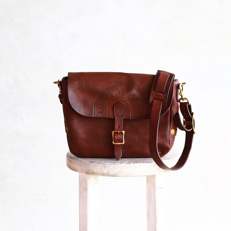 Vasco ヴァスコ Leather Postman Shoulder Bag Small レザーポストマンミニショルダーバッグ スモール 刻印アリ ブラウン Vs 249l Qurious キュリアス 新潟 通販