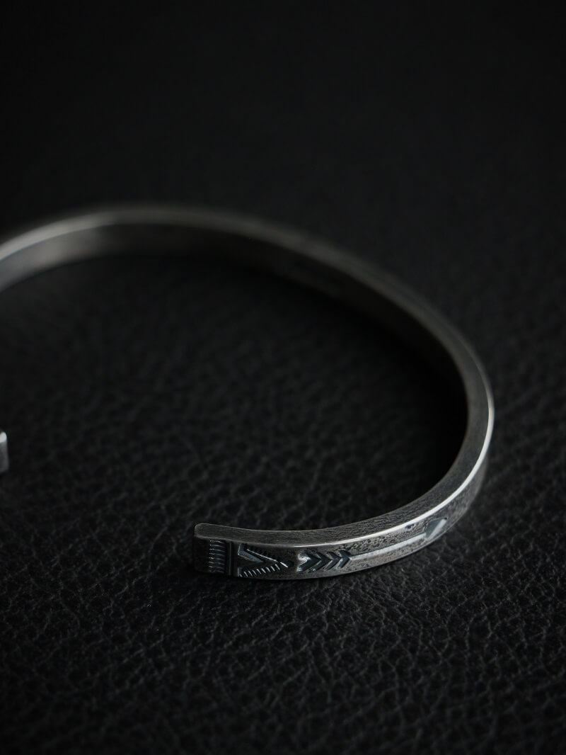 hemlock ヘムロック End Arrow Bangle エンドアローバングル