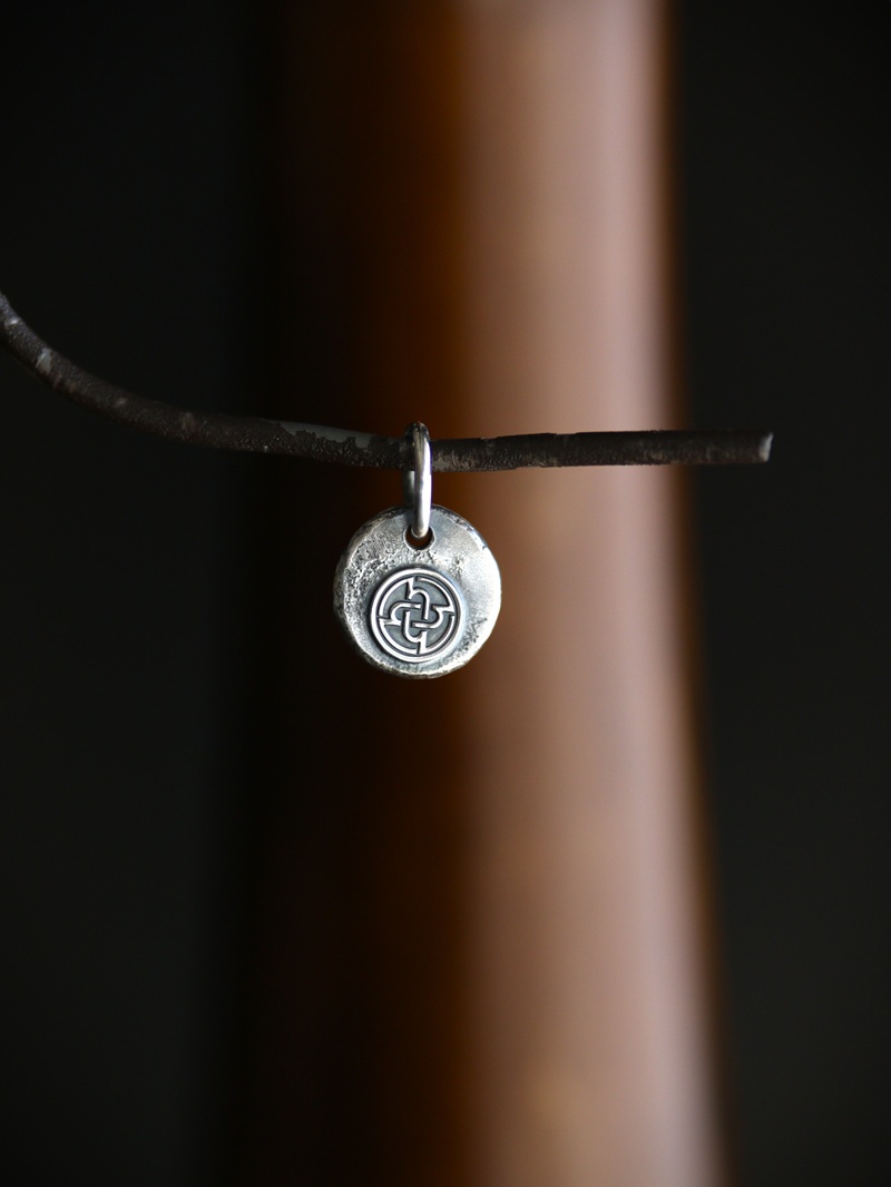 hemlock ヘムロック H circle logo metal ロゴ メタル トップ Qurious キュリアス 新潟 通販